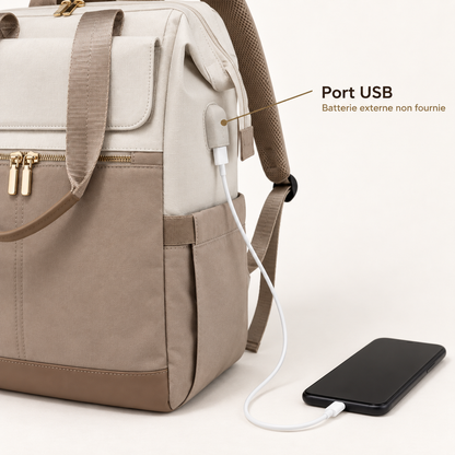 Port USB sur le côté du sac à langer Sérénité relié à un téléphone